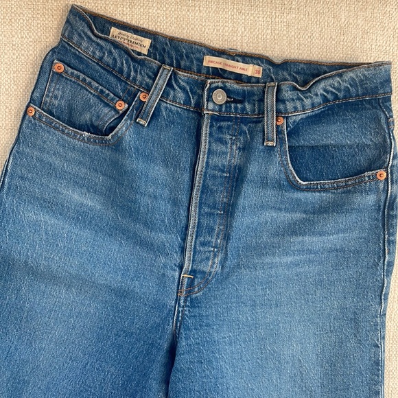Levi’s Ribcage Straight Ankle Jeans - Picture 2 of 7
